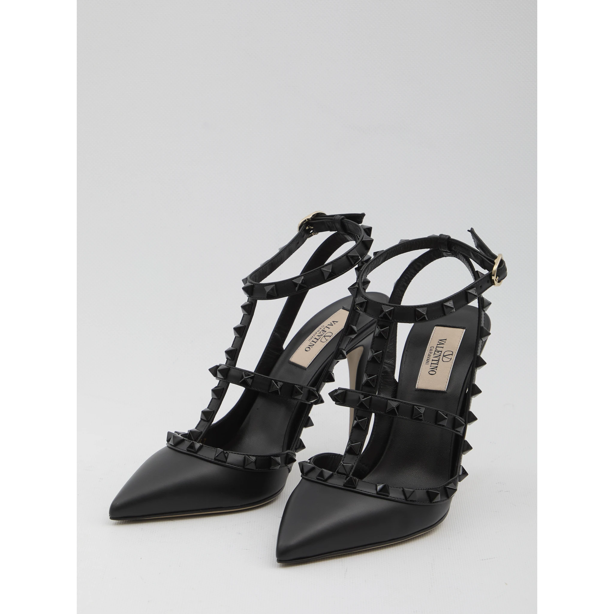 Rockstud pumps