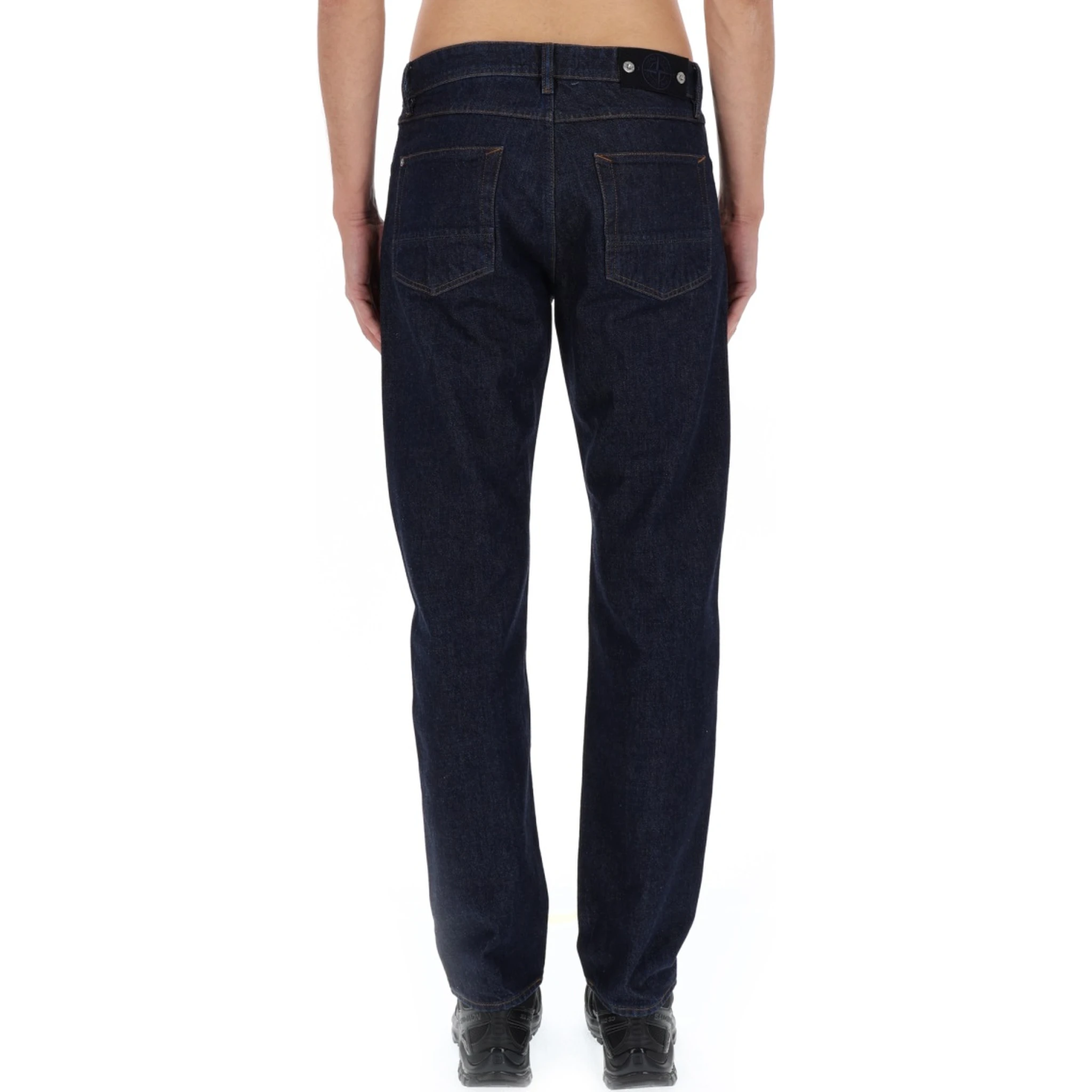 JEANS IN DENIM