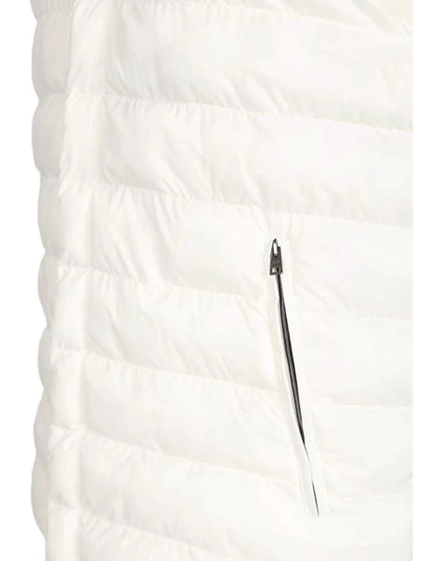 Nylon sleeveless jacket