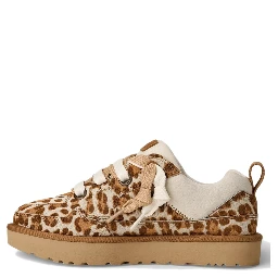 حذاء رياضي بني من UGG