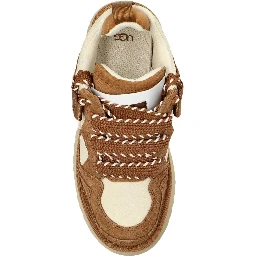 حذاء رياضي بني من UGG