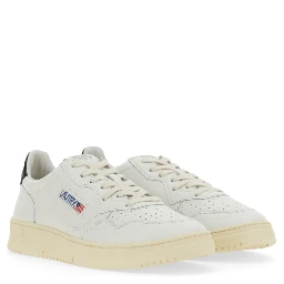 SNEAKER MEDALIST LOW