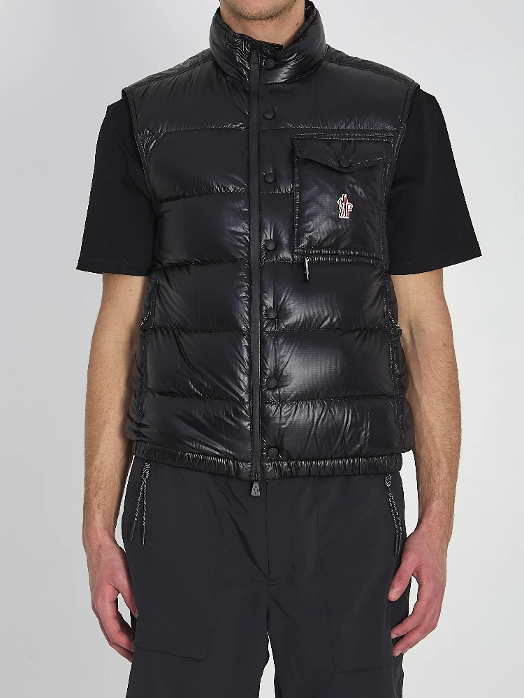 Uychi packable padded vest