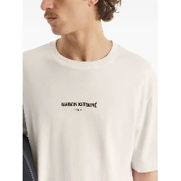 تيشيرتات وبولو من MAISON KITSUNE باللون البيج