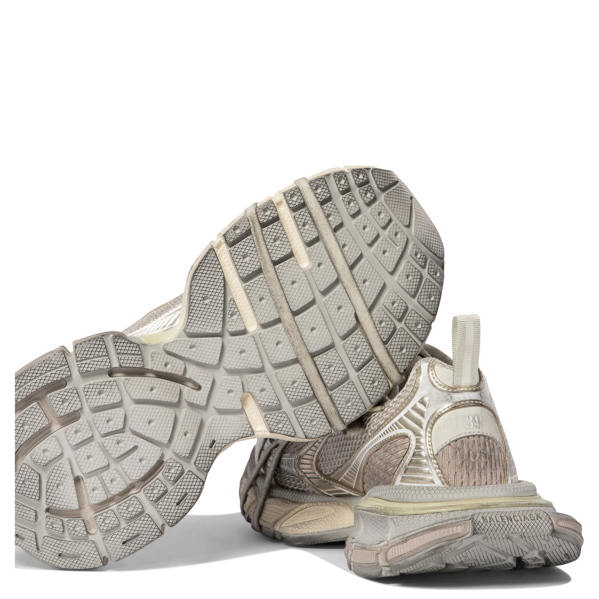"3XL" sneakers