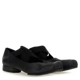 راقصة باليه جلدية