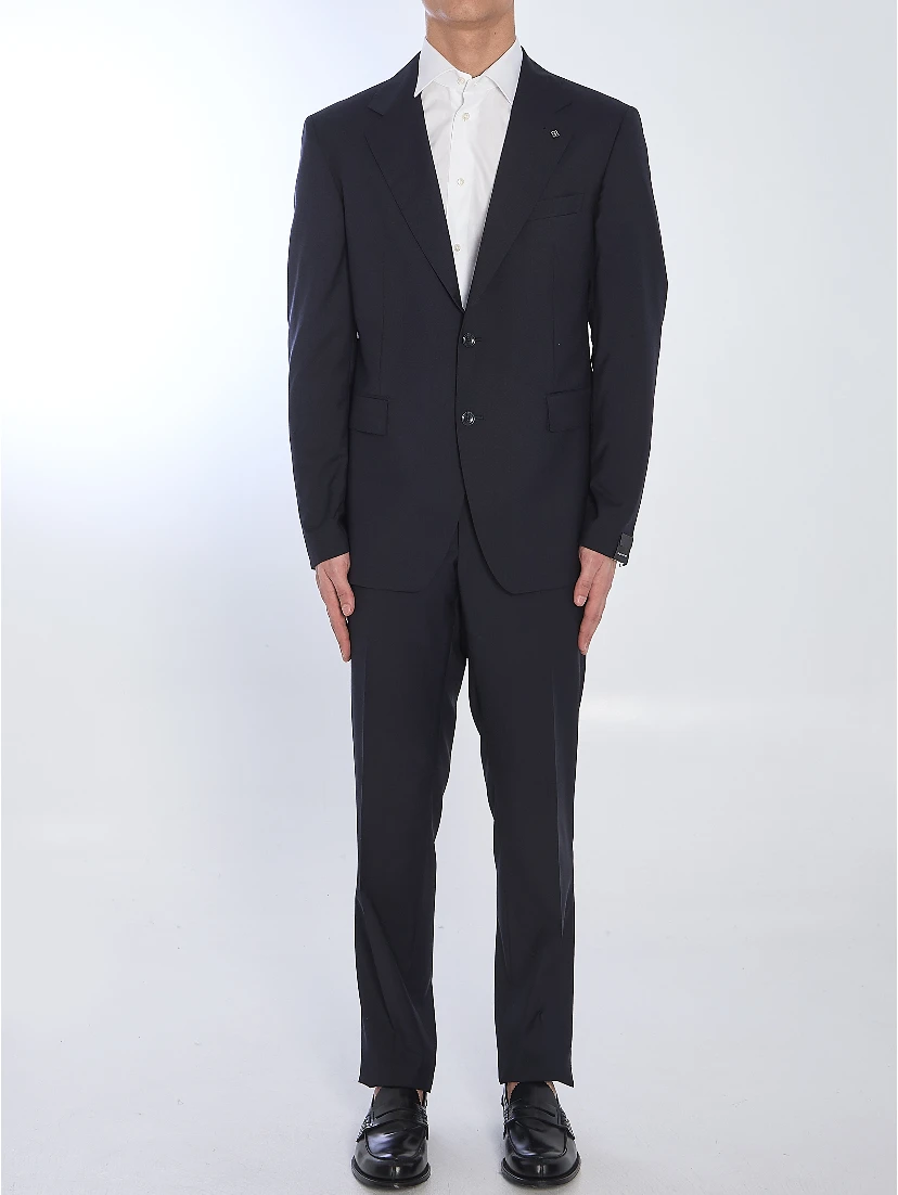 Double-breasted virgin wool suit in Super 110s