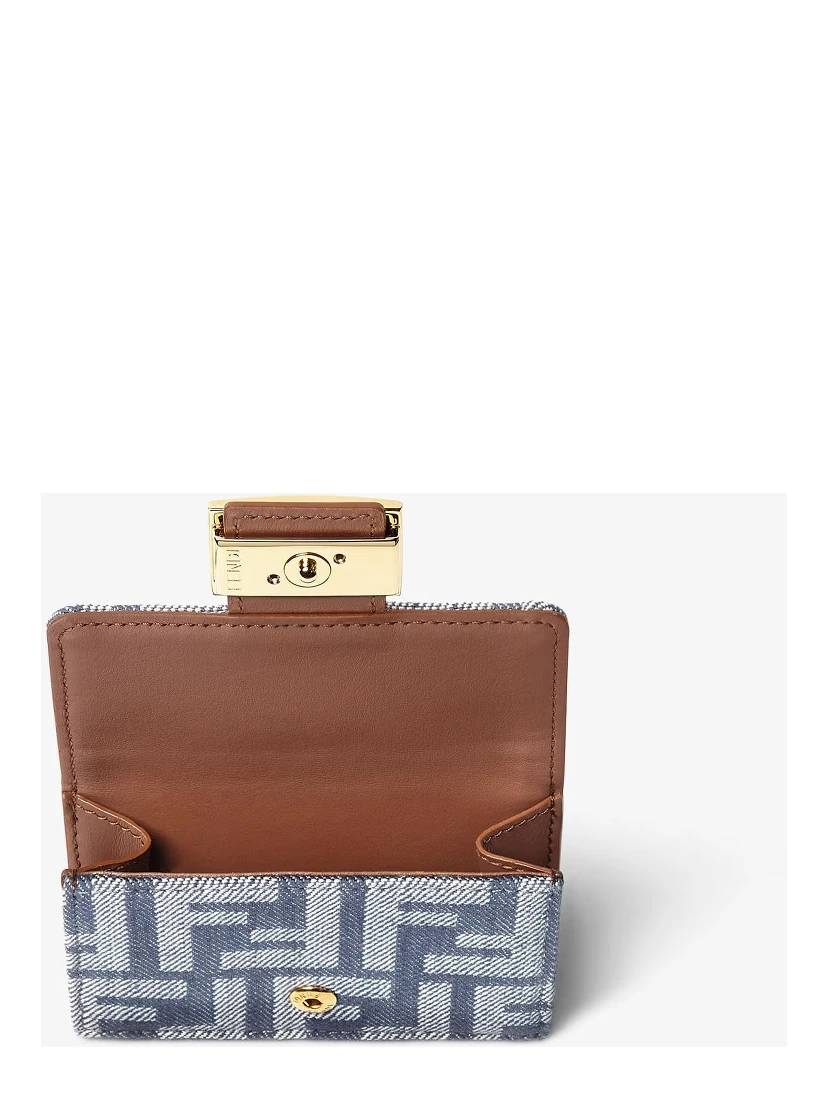 Wallet denim effect