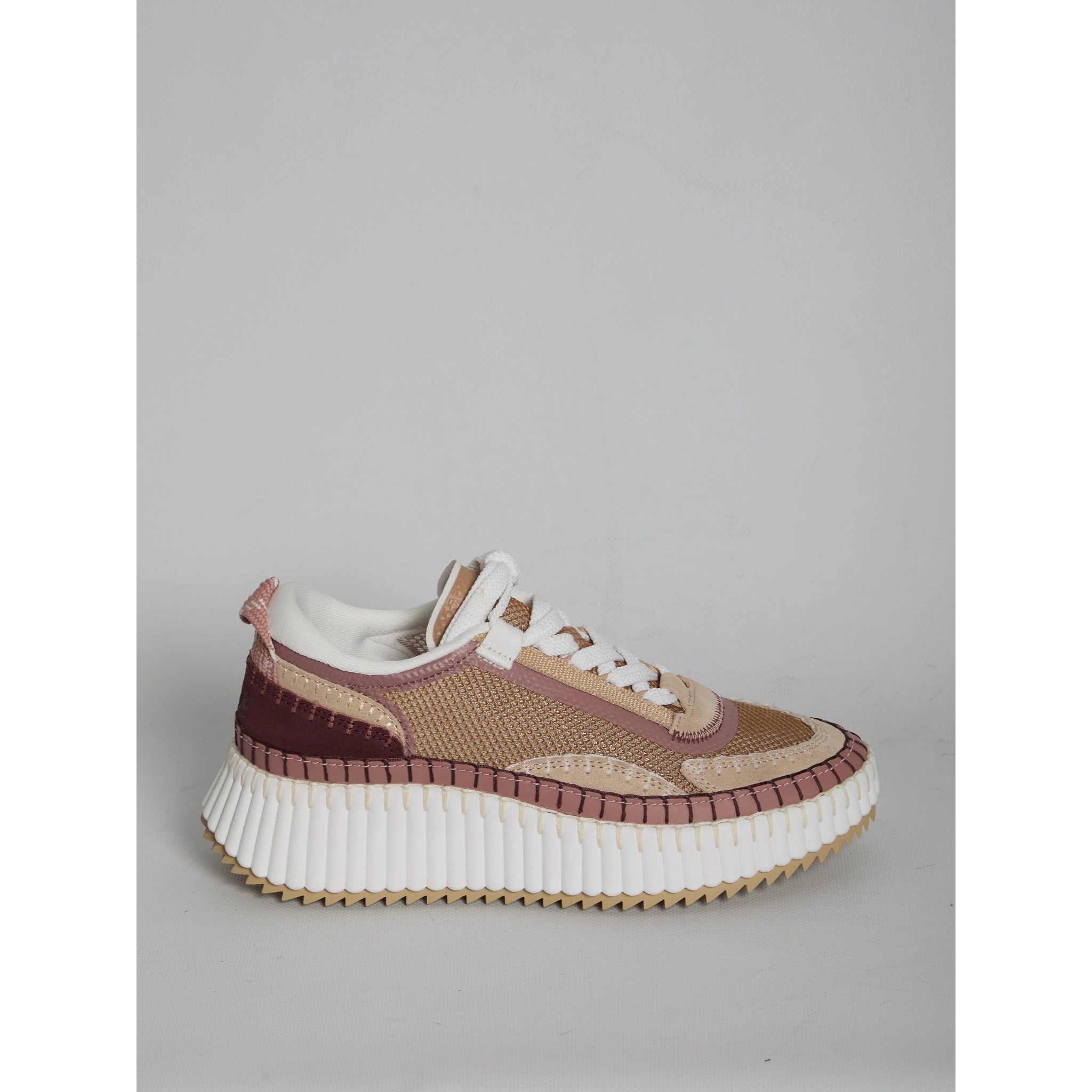Nama sneakers