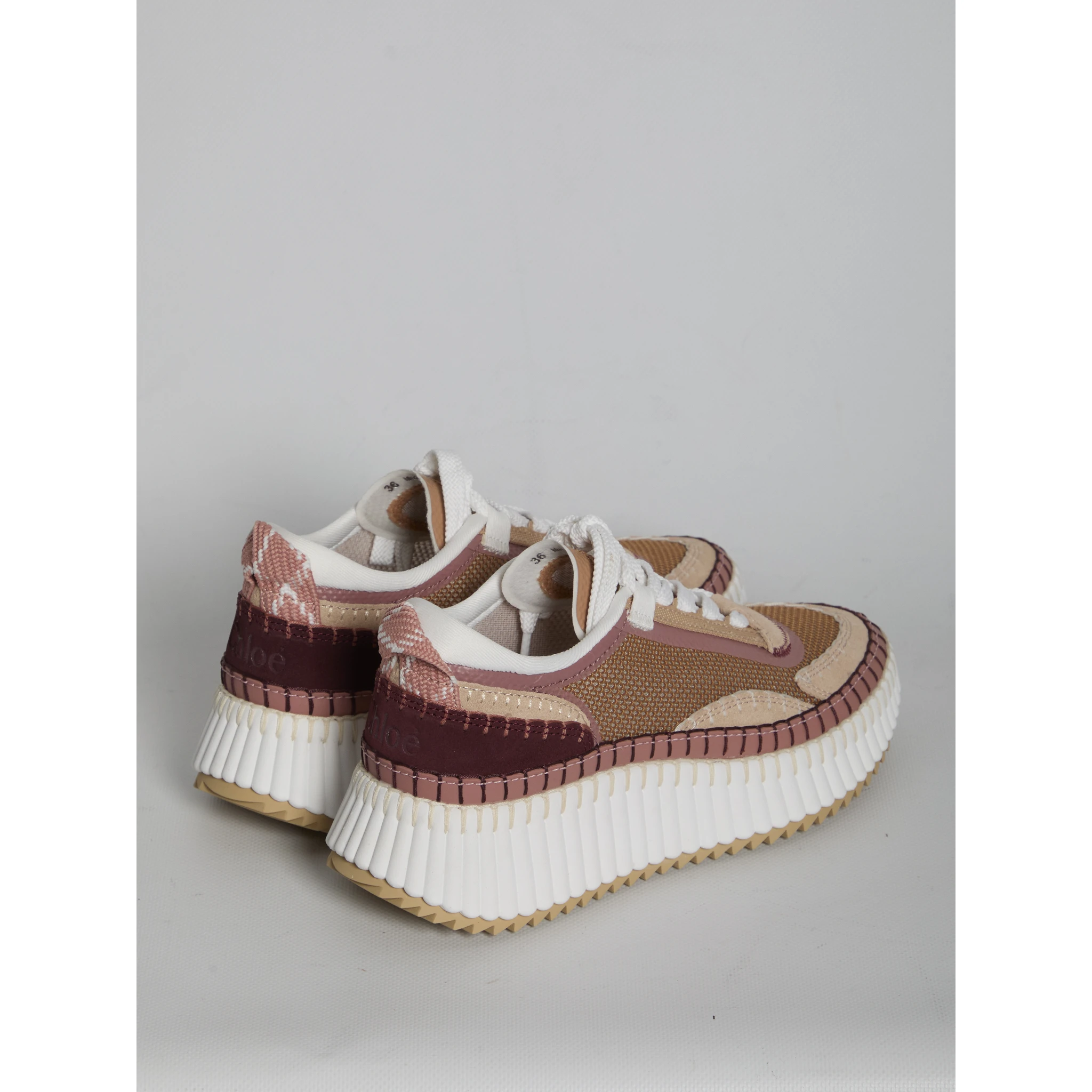 Nama sneakers