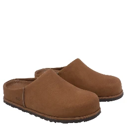 صندل UGG بني اللون