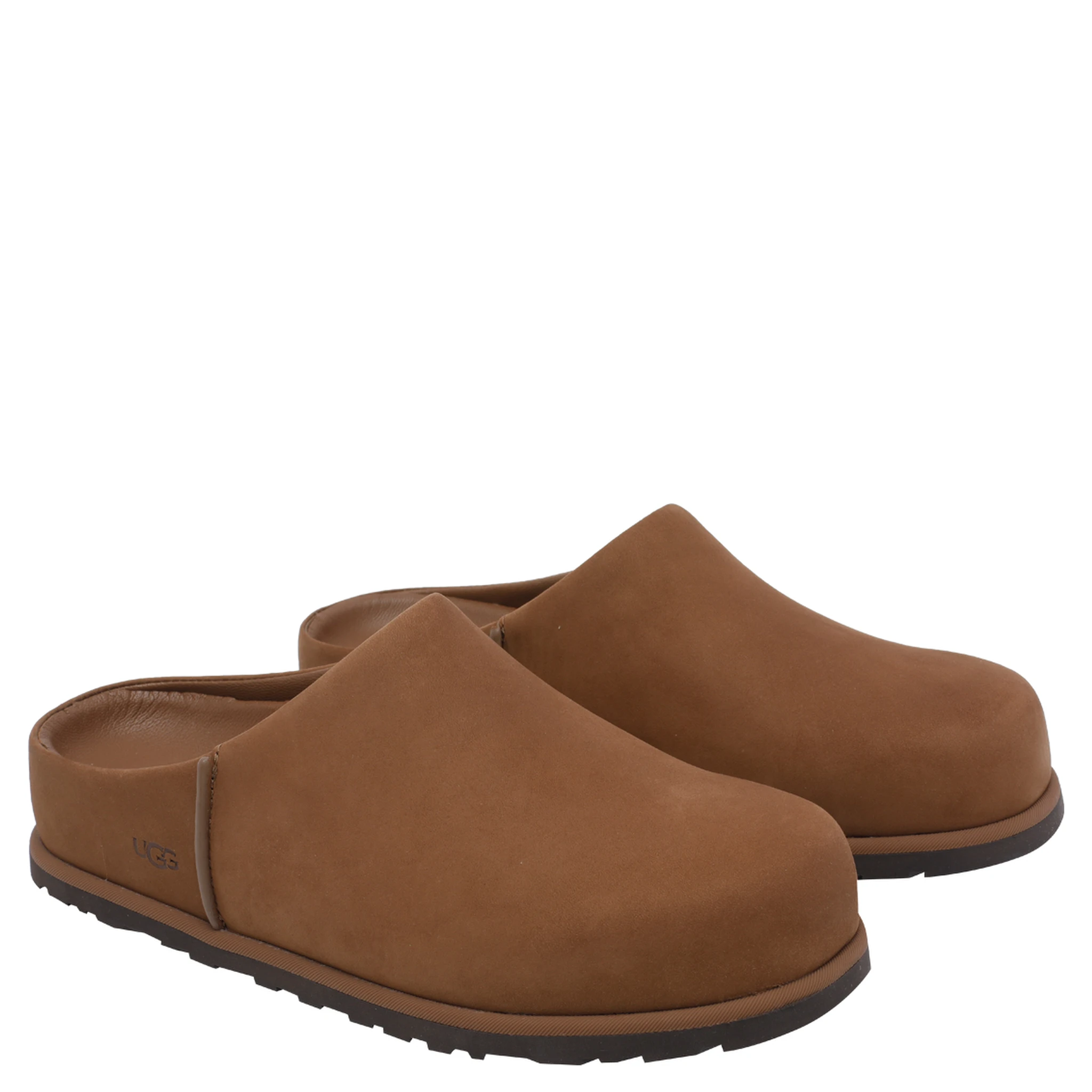 صندل UGG بني اللون