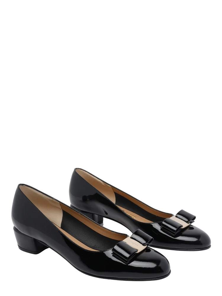 Ferragamo With Heel Black alternative