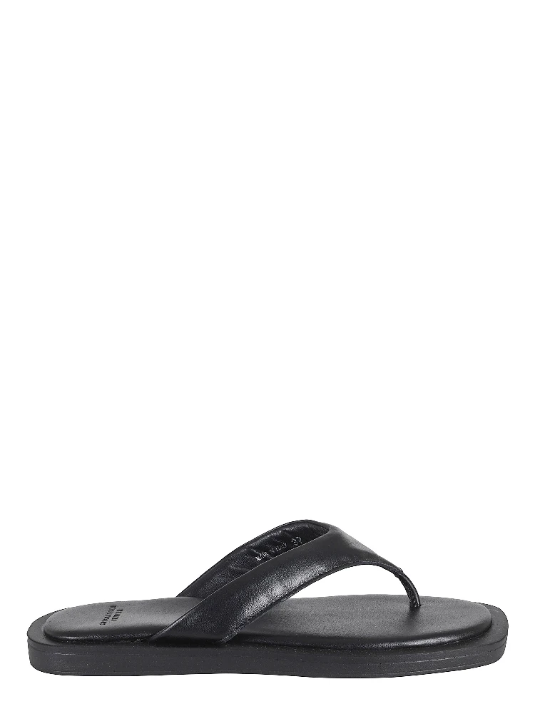 SANDAL