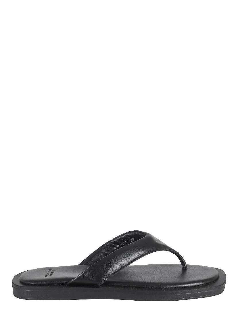 SANDAL