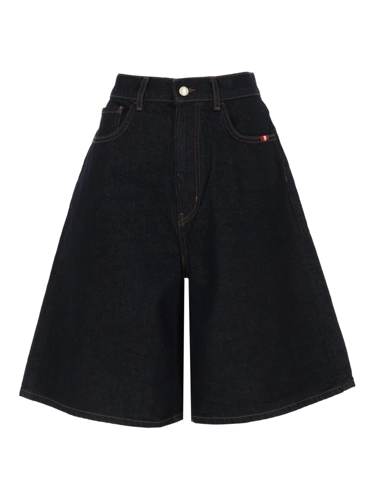 SHORTS IN DENIM