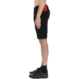 SHORTS CON PATCH LOGO