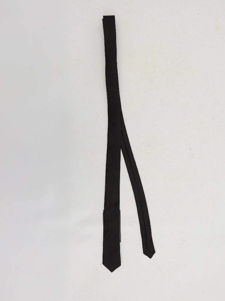 Monogram tie