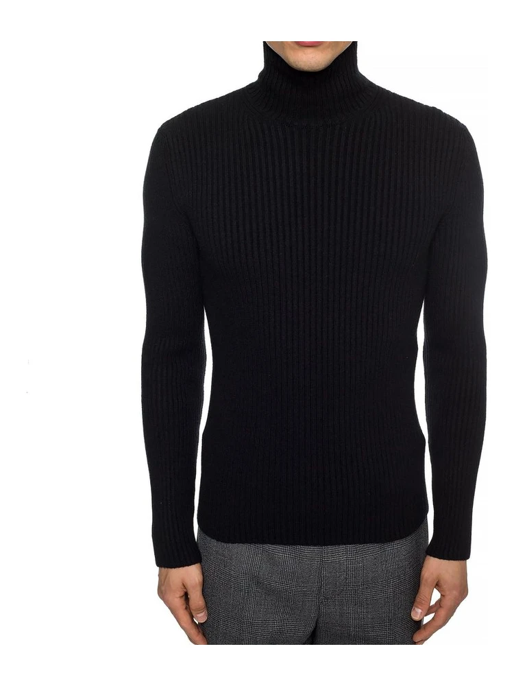 Black Cashmere Turtleneck alternative