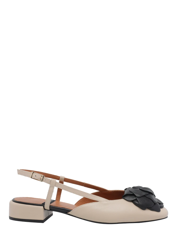ANGEL ALARCON With Heel