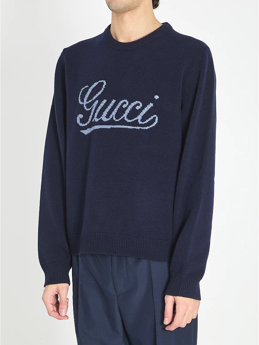 Wool craw neck sweater