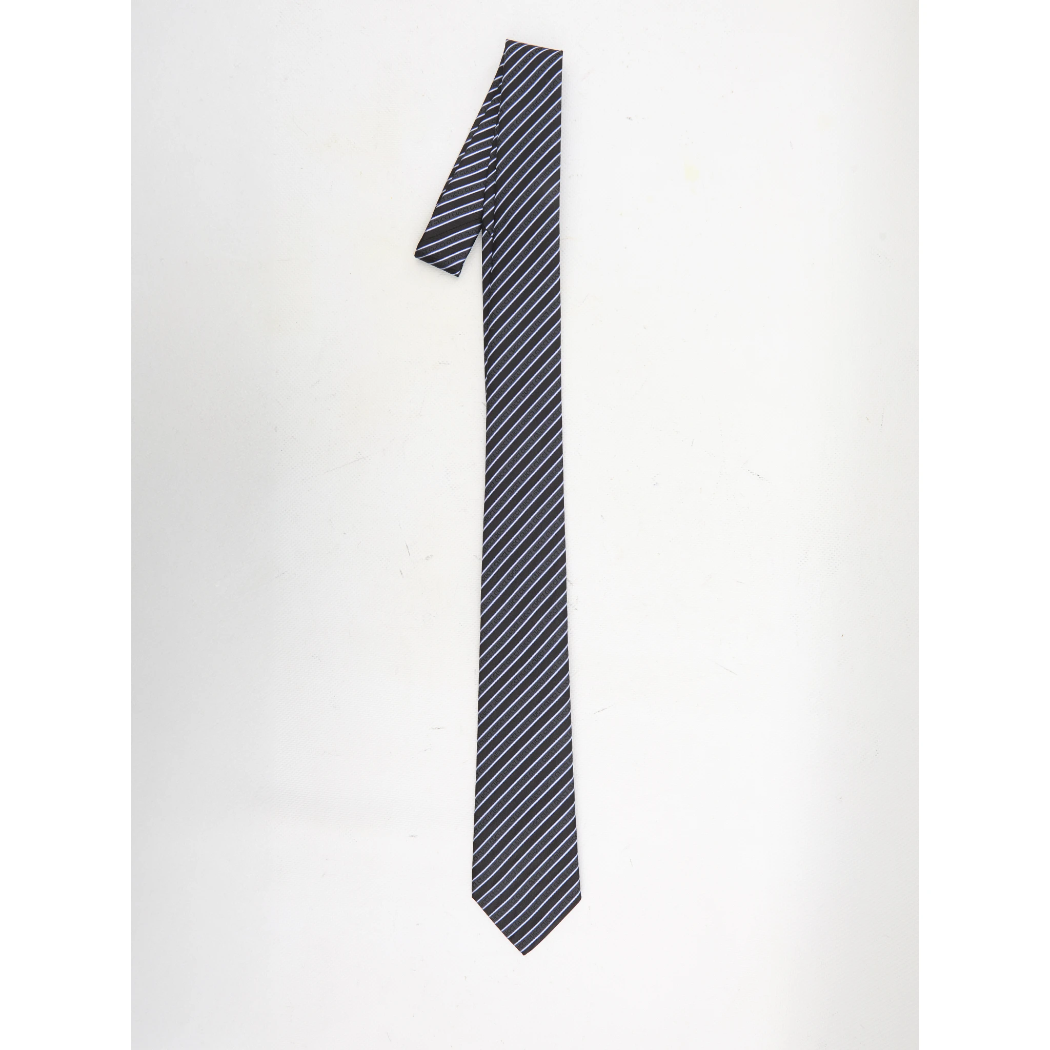 Diagonal striped tie