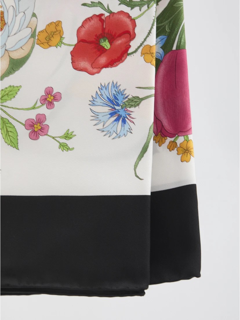 Flora print carré