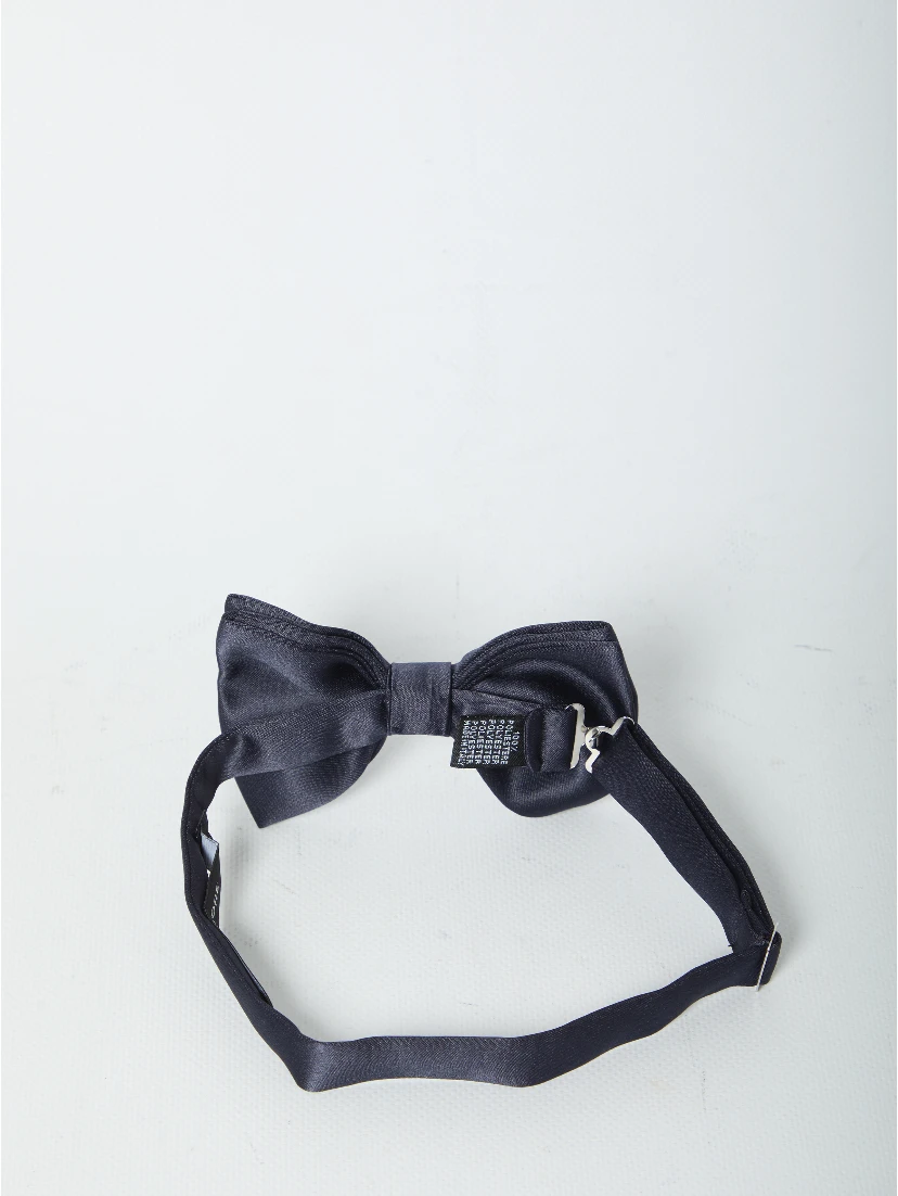 Blue bow tie