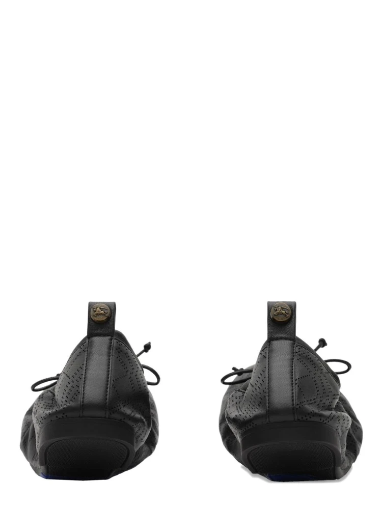 Burberry Flat shoes Black alternative