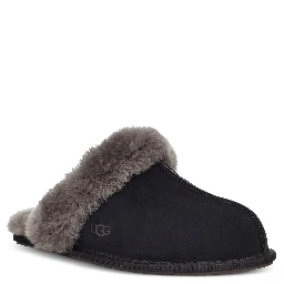 UGG Flat shoes