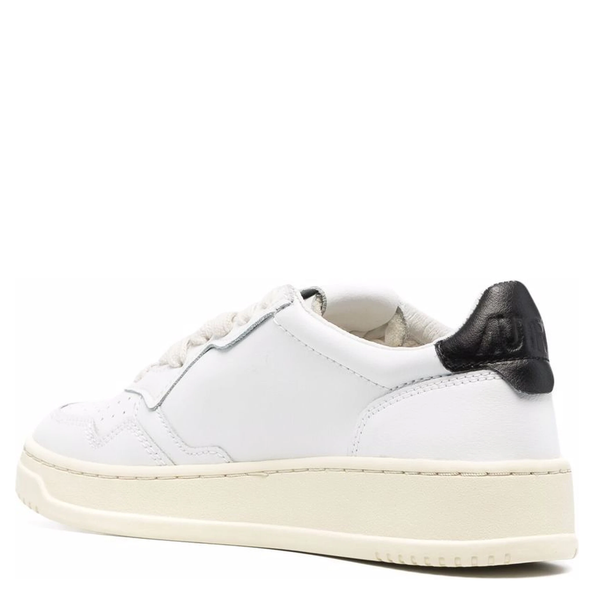 أحذية رياضية من أوتري