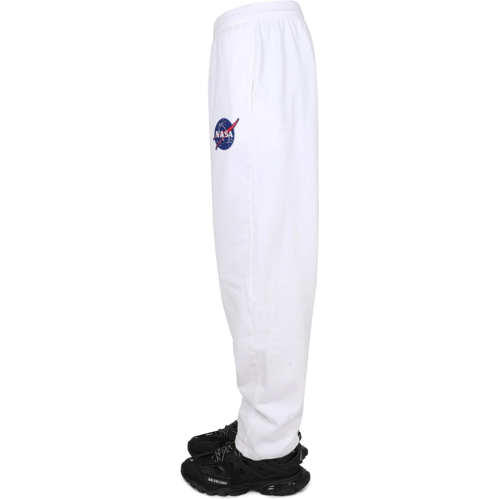 PANTALONE JOGGER CON PATCH