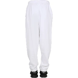 PANTALONE JOGGER CON PATCH