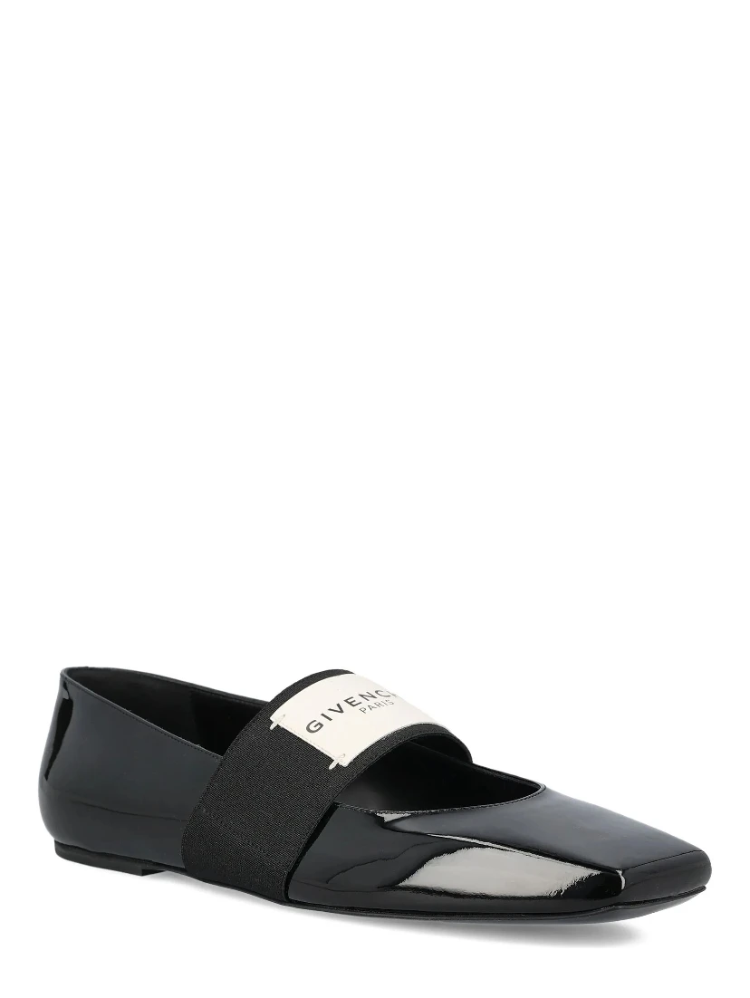 Givenchy Flat shoes
