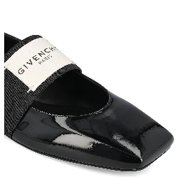 Givenchy Flat shoes