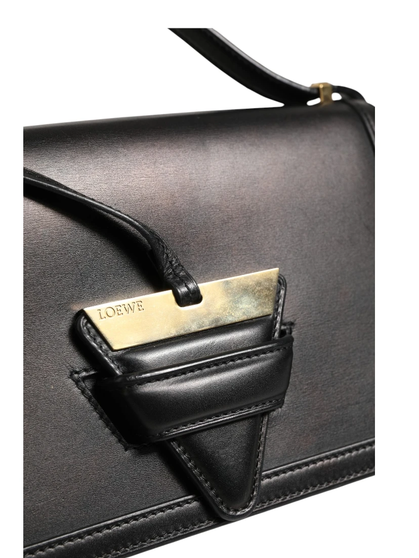 Barcelona Medium Leather Shoulder Bag