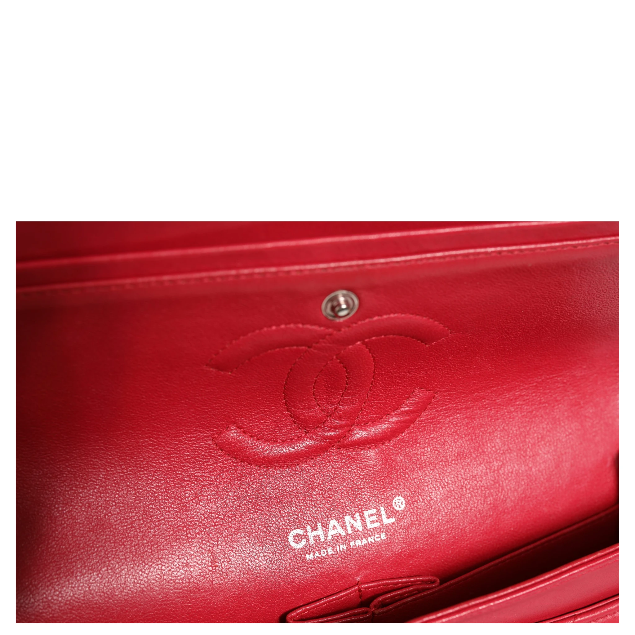 Classic 25 Medium Flap Bag