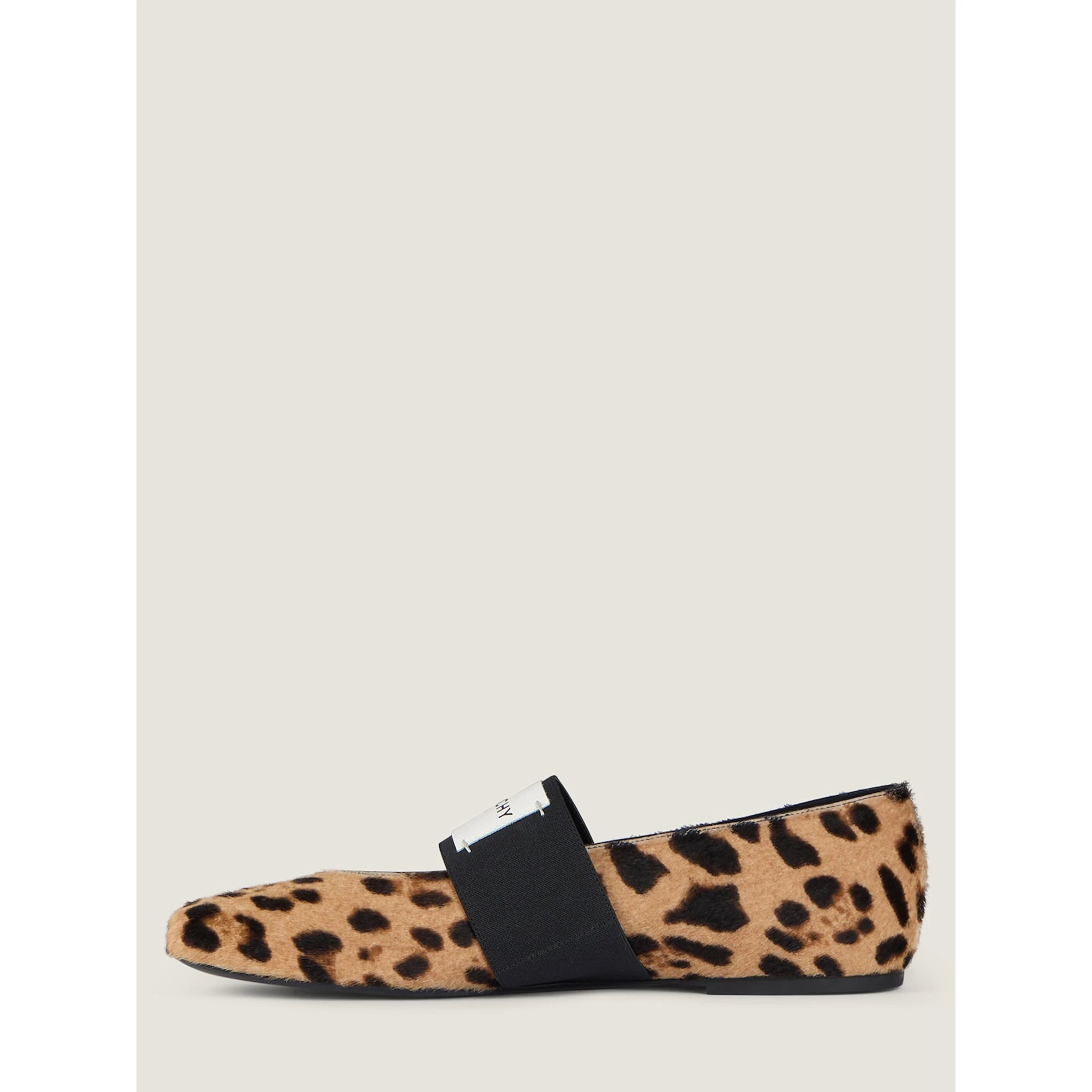 Givenchy Flat shoes