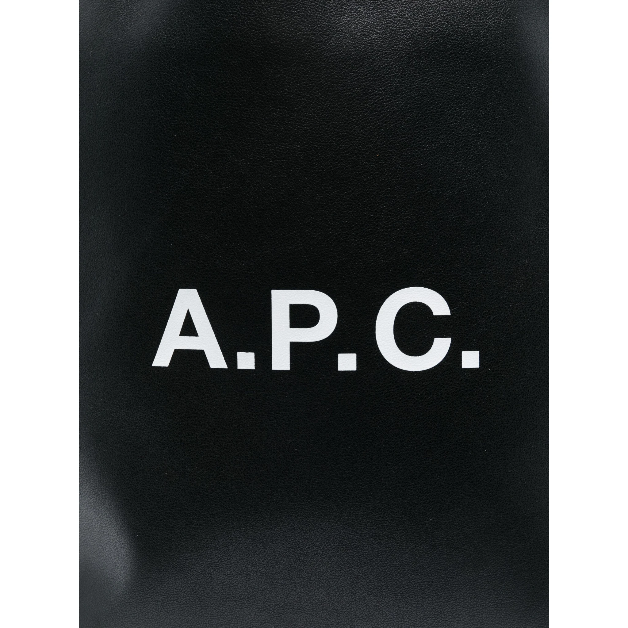 أكياس APC